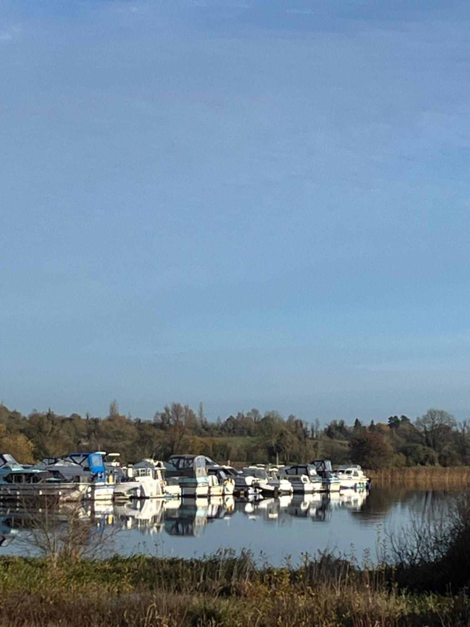 Apartament Riverside Raheelan Zewnętrze zdjęcie